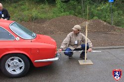 Oldtimerfreunde Zülpich Rallye 2012: SP3 ... bis auf 60cm an ein Hindernis rückwärts heranfahren