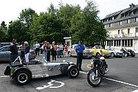 Oldtimerfreunde Zülpich: Jubiläumsfahrt - vor dem Hotel Seehof in Bütgenbach