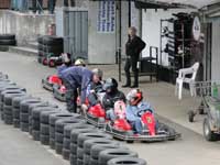 Oldtimerfreunde Zülpich - Frühjahrsausfahrt: Boxengasse der Kartbahn