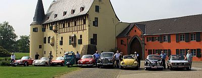 Oldtimerfreunde Zülpich: Fototermin bei Burg Langendorf