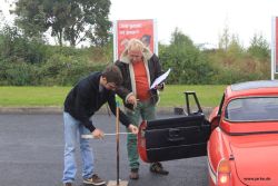 Oldtimerfreunde Zülpich - Saisonabschluss 2013 - SP1 ... möglichst nahe an das Garagentor fahren